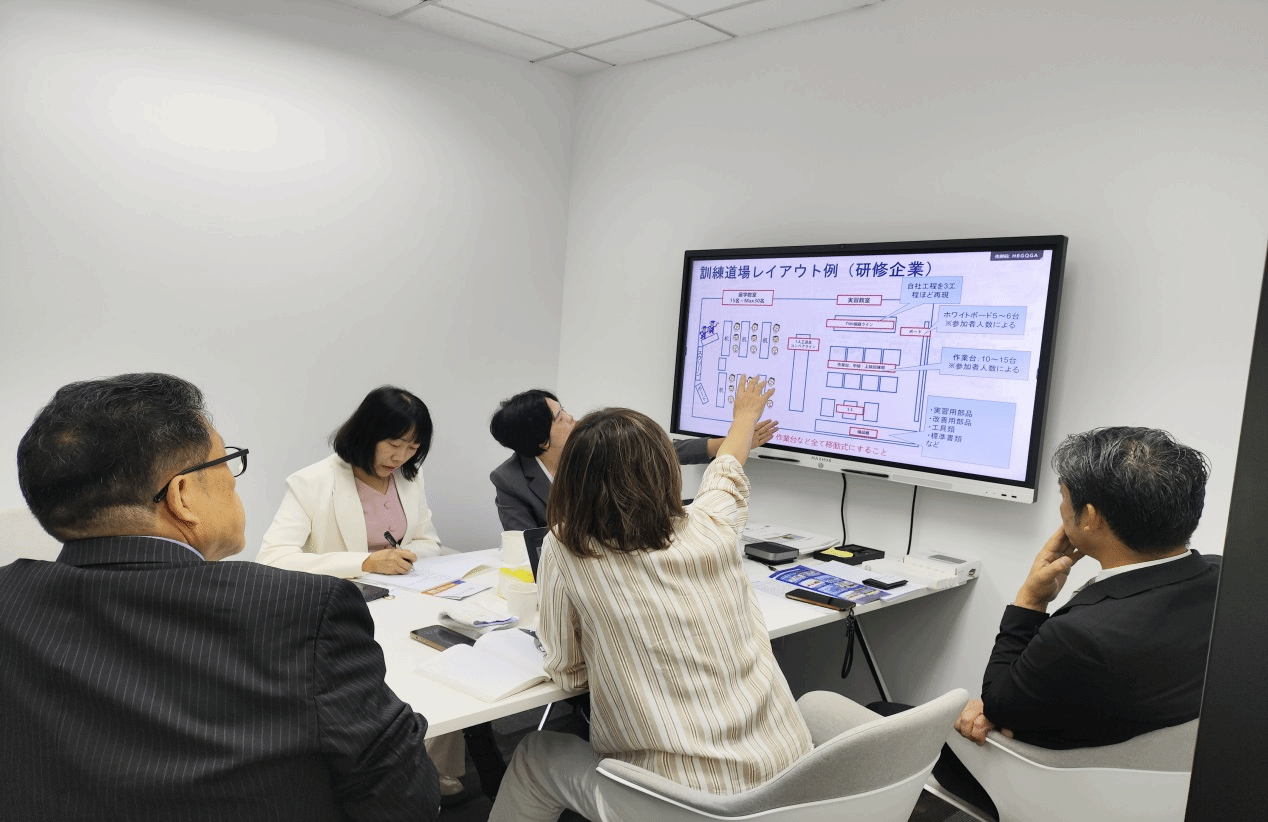 東方語言學院院長程良率隊赴上海訪企拓崗與考察交流，深化產學研合作，賦能網絡技術服務人才培養