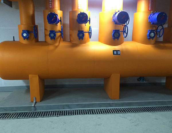 機房精密空調水系統 分水器的關鍵作用與保溫措施解析